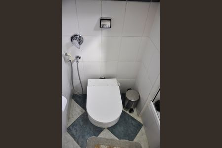 Casa à venda com 250m², 5 quartos e 4 vagas Casa à venda com 250m², 5 quartos e 4 vagasBanheiro 1