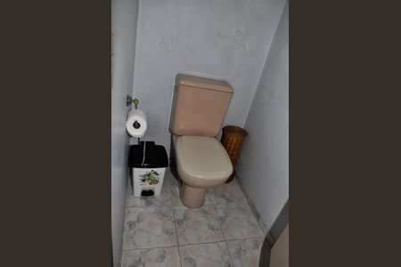 Casa à venda com 250m², 5 quartos e 4 vagas Casa à venda com 250m², 5 quartos e 4 vagasBanheiro da Suíte da Edícula