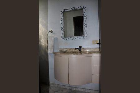 Casa à venda com 250m², 5 quartos e 4 vagas Casa à venda com 250m², 5 quartos e 4 vagasBanheiro da Suíte da Edícula