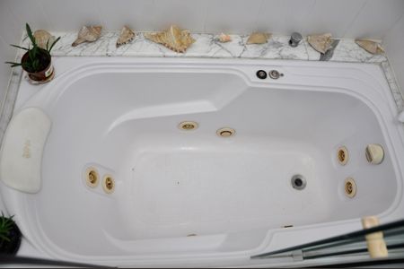 Casa à venda com 250m², 5 quartos e 4 vagas Casa à venda com 250m², 5 quartos e 4 vagasBanheiro 1