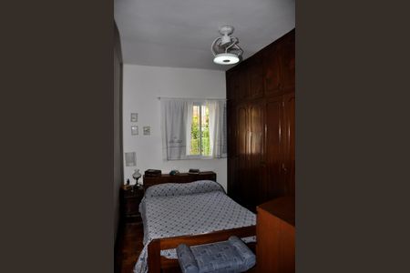 Casa à venda com 250m², 5 quartos e 4 vagas Casa à venda com 250m², 5 quartos e 4 vagasQuarto 1