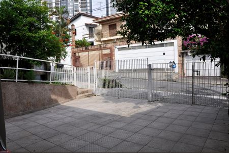 Casa à venda com 250m², 5 quartos e 4 vagas Casa à venda com 250m², 5 quartos e 4 vagasGaragem