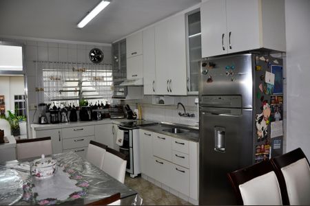 Casa à venda com 250m², 5 quartos e 4 vagas Casa à venda com 250m², 5 quartos e 4 vagasCozinha