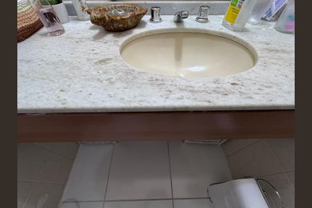 Apartamento à venda com 100m², 3 quartos e 2 vagasBanheiro da Suíte