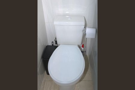 Casa de condomínio para alugar com 80m², 2 quartos e 1 vaga Casa de condomínio para alugar com 80m², 2 quartos e 1 vagaBanheiro Social