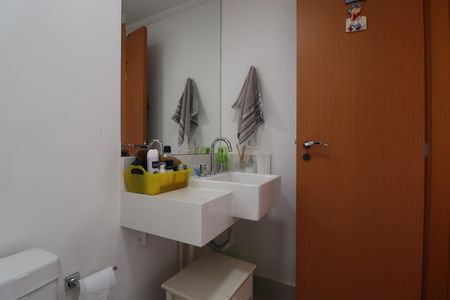 Apartamento à venda com 83m², 2 quartos e 2 vagasBanheiro da Suíte 2
