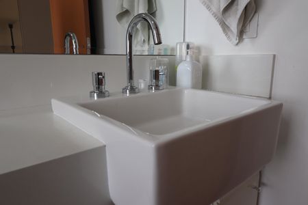 Apartamento à venda com 83m², 2 quartos e 2 vagasBanheiro da Suíte