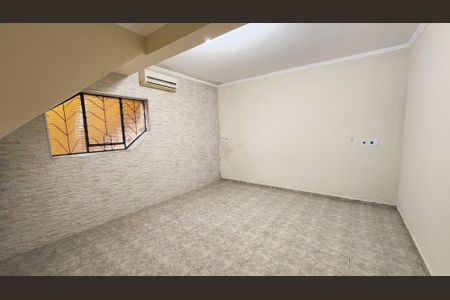 Sala de TV de casa à venda com 3 quartos, 265m² em Vila Josefina, Jundiaí