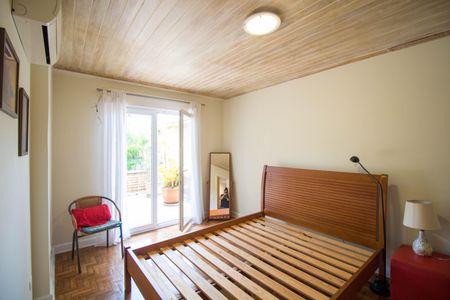 Casa à venda com 198m², 4 quartos e 2 vagas Casa à venda com 198m², 4 quartos e 2 vagasQuarto 2