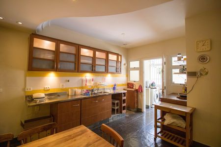 Casa à venda com 198m², 4 quartos e 2 vagas Casa à venda com 198m², 4 quartos e 2 vagasCozinha