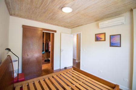 Casa à venda com 198m², 4 quartos e 2 vagas Casa à venda com 198m², 4 quartos e 2 vagasQuarto 2