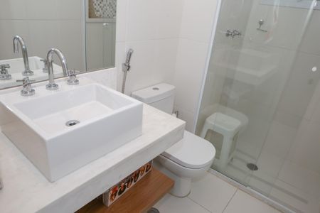 Apartamento para alugar com 241m², 4 quartos e 3 vagas Apartamento para alugar com 241m², 4 quartos e 3 vagasBanheiro Social