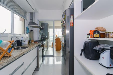 Apartamento à venda com 133m², 4 quartos e 2 vagas Apartamento à venda com 133m², 4 quartos e 2 vagasCozinha