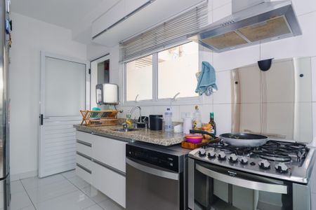 Apartamento à venda com 133m², 4 quartos e 2 vagas Apartamento à venda com 133m², 4 quartos e 2 vagasCozinha