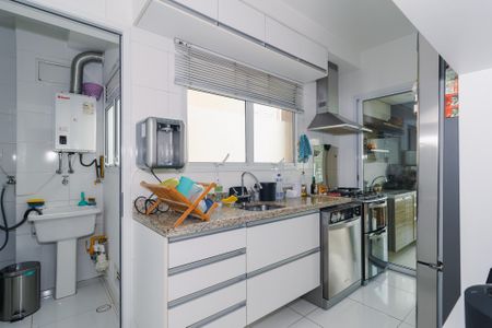Apartamento à venda com 133m², 4 quartos e 2 vagas Apartamento à venda com 133m², 4 quartos e 2 vagasCozinha