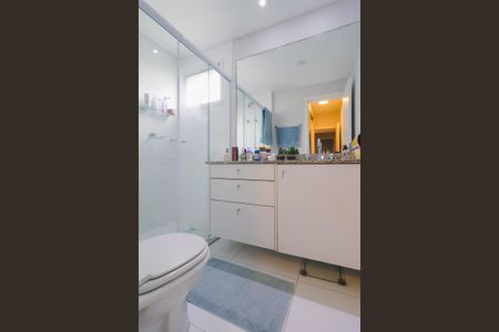 Apartamento à venda com 133m², 4 quartos e 2 vagas Apartamento à venda com 133m², 4 quartos e 2 vagasBanheiro da Suíte 1