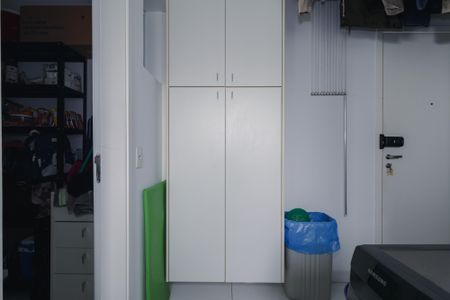 Apartamento à venda com 133m², 4 quartos e 2 vagas Apartamento à venda com 133m², 4 quartos e 2 vagasÁrea de Serviço