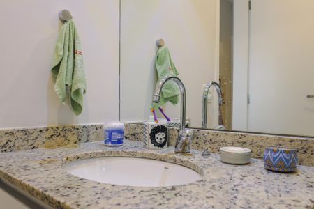 Apartamento à venda com 133m², 4 quartos e 2 vagas Apartamento à venda com 133m², 4 quartos e 2 vagasBanheiro da Suíte 2