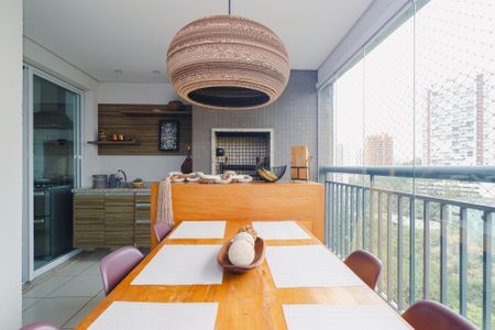 Apartamento à venda com 133m², 4 quartos e 2 vagas Apartamento à venda com 133m², 4 quartos e 2 vagasVaranda da Sala