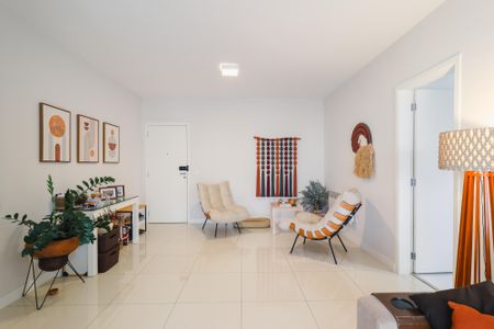 Apartamento à venda com 133m², 4 quartos e 2 vagas Apartamento à venda com 133m², 4 quartos e 2 vagasSala