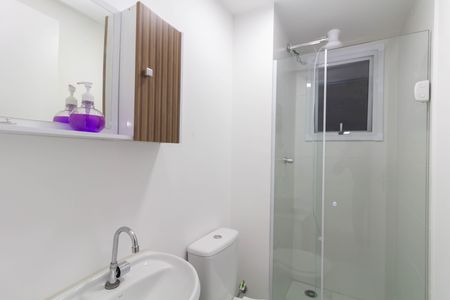 Banheiro de apartamento para alugar com 2 quartos, 40m² em Jardim Helian, São Paulo