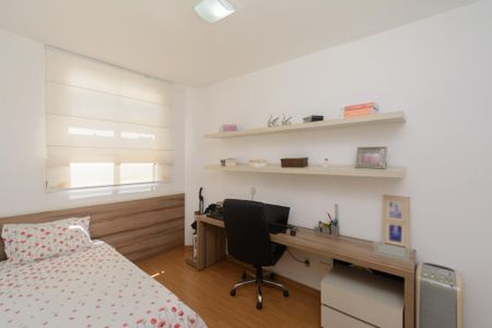 Apartamento à venda com 83m², 3 quartos e 2 vagasQuarto 1
