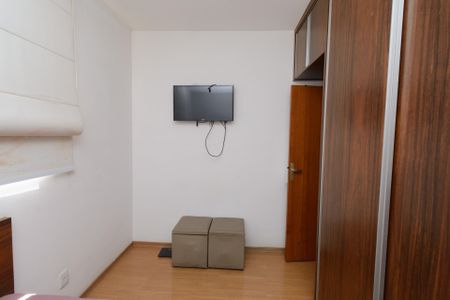 Apartamento à venda com 83m², 3 quartos e 2 vagasQuarto 2