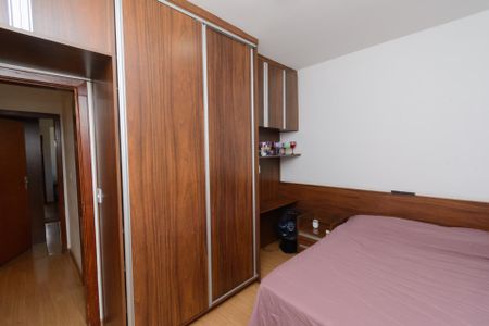 Apartamento à venda com 83m², 3 quartos e 2 vagasQuarto 2