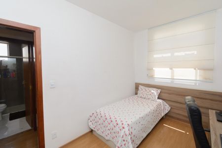 Apartamento à venda com 83m², 3 quartos e 2 vagasQuarto 1