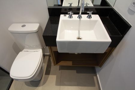 Studio para alugar com 28m², 1 quarto e sem vaga Studio para alugar com 28m², 1 quarto e sem vagaBanheiro