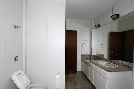 Apartamento à venda com 230m², 4 quartos e 2 vagasBanheiro Social
