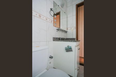 Apartamento à venda com 64m², 2 quartos e 2 vagasBanheiro da suíte