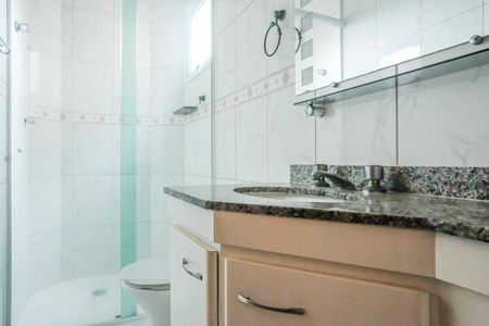 Apartamento à venda com 64m², 2 quartos e 2 vagasBanheiro da suíte