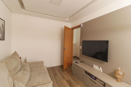 Sala de apartamento à venda com 2 quartos, 43m² em Jardim das Tulipas, Jundiaí