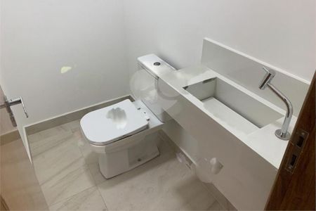 Casa à venda com 3 quartos, 200m² em Parque Sao Domingos, São Paulo