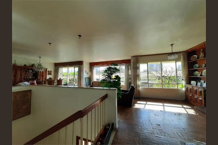 Casa à venda com 200m², 4 quartos e 4 vagas