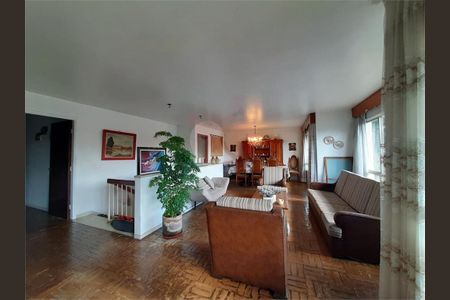 Casa à venda com 200m², 4 quartos e 4 vagas