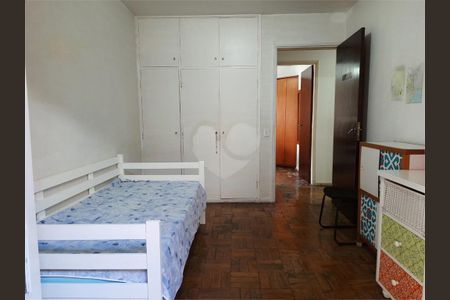 Casa à venda com 200m², 4 quartos e 4 vagas