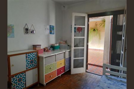 Casa à venda com 200m², 4 quartos e 4 vagas