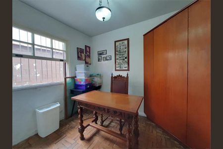 Casa à venda com 200m², 4 quartos e 4 vagas