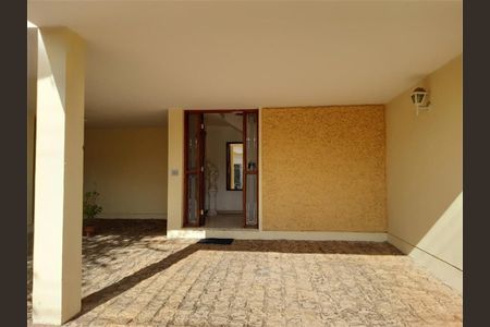 Casa à venda com 200m², 4 quartos e 4 vagas