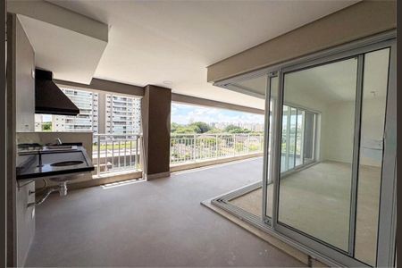 Apartamento à venda com 3 quartos, 157m² em Vila Anastácio, São Paulo