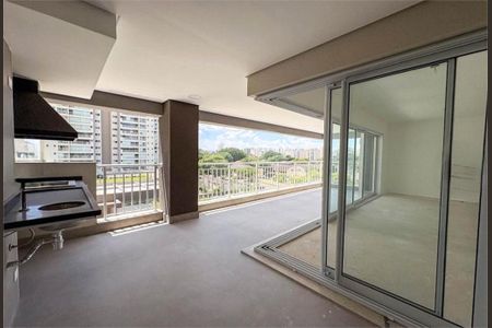 Apartamento à venda com 3 quartos, 157m² em Vila Anastácio, São Paulo