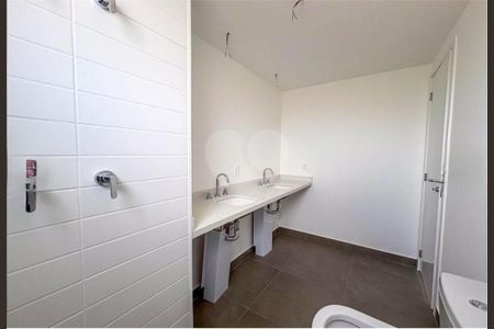 Apartamento à venda com 3 quartos, 157m² em Vila Anastácio, São Paulo