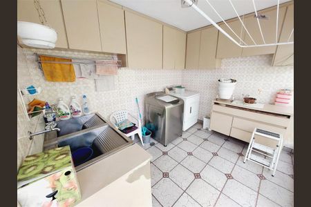 Casa à venda com 3 quartos, 260m² em Bela Aliança, São Paulo