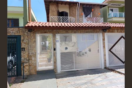 Casa à venda com 220m², 3 quartos e 4 vagas