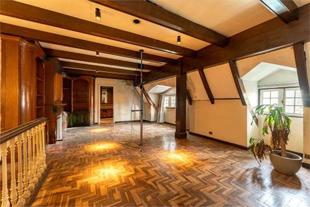 Casa à venda com 4 quartos, 250m² em Alto da Lapa, São Paulo