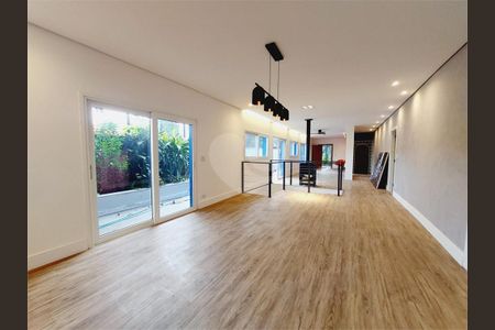 Casa à venda com 3 quartos, 336m² em Lapa, São Paulo