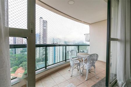 Apartamento à venda com 189m², 3 quartos e 4 vagas