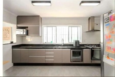 Casa à venda com 3 quartos, 250m² em Vila Sonia, São Paulo